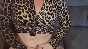 milf sofy joue la cochonne en cam to cam avec sa chatte humide