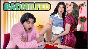 Waitress Gal Ritchie gets naughty in a filthy family threesome