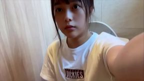 【ト◯レオナニー】もうまんこがくちゅくちゅになるくらいオナニーしてしまいました&hellip_。今日も沢山潮でちゃったな。