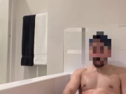 Self piss in the bathtub