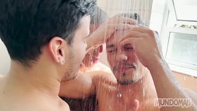fetiche de caras tomando banho peladoes (parte 13)