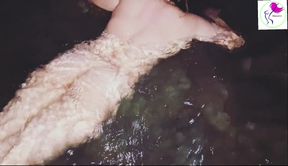 හෙලුවෙන්ම ගගේ නෑවා,...asian girl amazing fun , big ass, nice pussy . ආතල් එක,පට්ට ෆන්.............