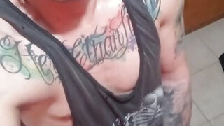 Zbliżenie na młode, amatorskie, gejowskie dziwki, z dużym penisem uprawiają seks analny