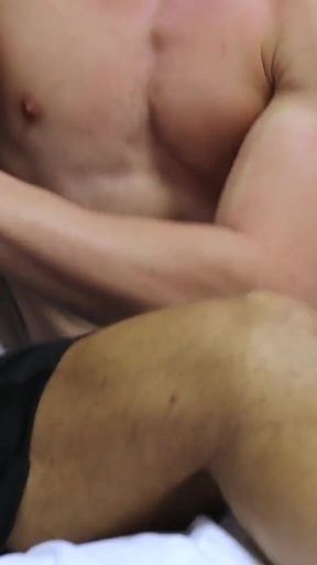 Muscle Teen Kyle Dean Fucks Bodybuilder Sean Costin