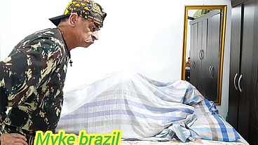 Fudendo com minha amiga sapatao cristal ortega em baixo dos lençóis para ninguém ver