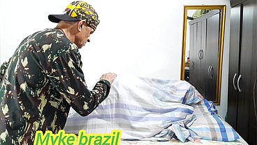 Fudendo com minha amiga sapatao cristal ortega em baixo dos lençóis para ninguém ver