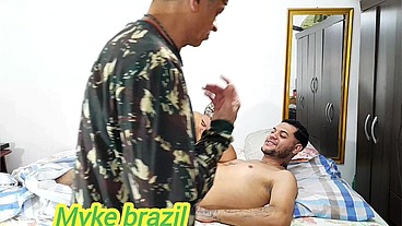 Fudendo com minha amiga sapatao cristal ortega em baixo dos lençóis para ninguém ver