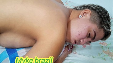 Fudendo com minha amiga sapatao cristal ortega em baixo dos lençóis para ninguém ver