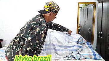 Fudendo com minha amiga sapatao cristal ortega em baixo dos lençóis para ninguém ver