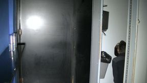 aaron suce son pote et lui donne son cul dans un cruisingaaron suce son pote en...