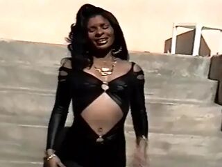 Hiary Black Hottie From France Showing Her Body