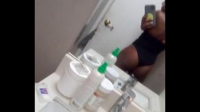 Roxi Reynolds Skin Diamond