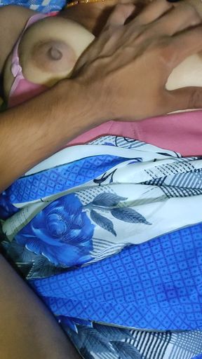 Hot Indian Girlfriend in Saree Hindi Dirty Talking