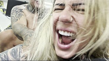 Meu marido corno de pinto pequeno fodeu meu cu com o pau mole t&atilde_o gostoso que gozei 6 vezes qui gozada gosotosa na pica no pelo
