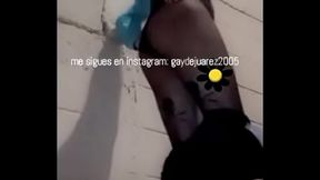 Me exite grabando mi culo al aire libre