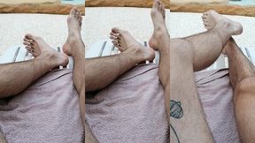 regarde mes beaux pieds se dandiner au bord de la piscine