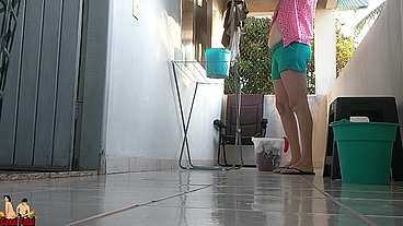 I taped my wife showing her tits on the balcony for delivery guys