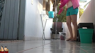 I taped my wife showing her tits on the balcony for delivery guys