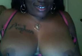 Ebony webcam beauty flashes her big natural tits for five dollars