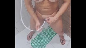 Fiquei com tes&atilde_o de baixo do chuveiro e me masturbei gostoso pra vc