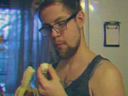 SEXY GUY SHOWS HOW TO EAT THAT BIG BANANA DICK! JOI