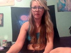 Amateur Webcam Cute Teen Plays Solo