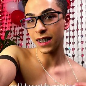 Hot Gay Twink Dance and Get Naked