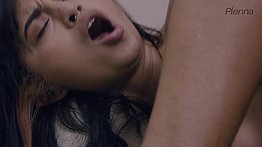 Moving help turns into a night of sweaty, passionate sex with Luana Real & Oscar Luz