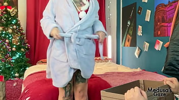 Scarlett Love'_s Early Christmas Present