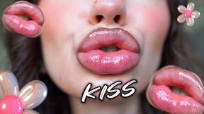 Pillow-soft glitter lipgloss deep kiss
