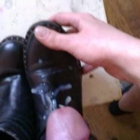 Leather boots- cum