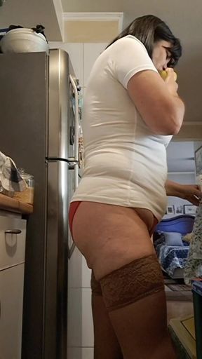 Kitchen MILF Red