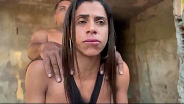 COMI O CUZINHO DA MINHA ESPOSA NO MATO GOZAMOS GOSTOSO