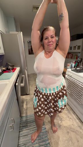 Hot Mom Maxine in apron washing the dishes and stripping, masturbating and squirting plus wet t-shirt - SO HOT!!!