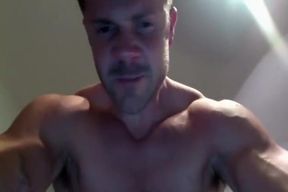 stud&amp;#039;s verbal jerkoff tease on cam