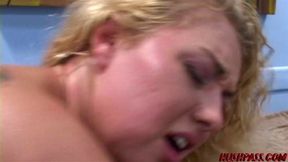 Cute Kitty Has a Bubble Butt Extraordinaire