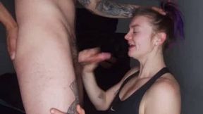 Teen Babe Sucks Big Cock for a Facial