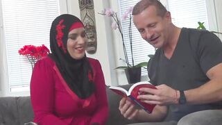 Grateful Beauty Muslim Gets Nailed