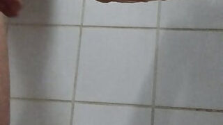 Amateurs europeas gorditas y aceitadas se dejan follar el culo