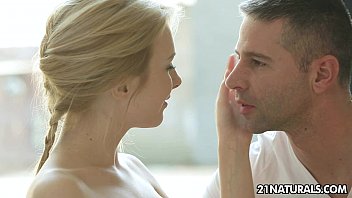 Alice&#039_s new romance turns into a hot sex session