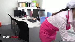 Chihiro Akino's stunning deepthroat leads to explosive office creampie