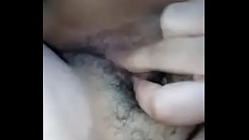 Jimena metiendo dedo
