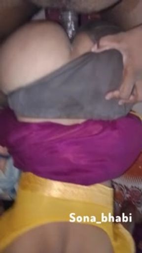 सीमा भाभी की वासना की आग तो उनके पड़ोसी मर्द ही बुझाते है उनको रगड़ रगड़ कर चोदते हैं।