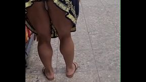 Doming&atilde_o dia de fazer compras e tamb&eacute_m &eacute_ dia de exibicionismo no supermercado