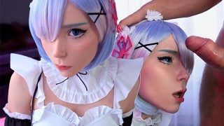 レムのコスプレイヤーがペニスをしゃぶって大量のザーメンを飲み込む