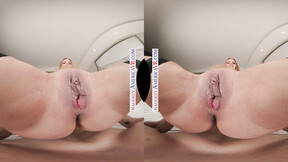 Sedona Reign gets naughty with meat