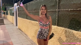 German Camgirl Lenifetisch auf der Straße Online Part 4