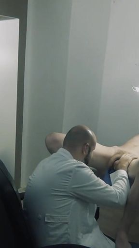 Dan Darkwood has an examination with prof. dr. Marcus Pollack