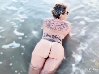 That walk nude with my allies on the beach, the lads very concupiscent to watch us undressed sunbathing. www.cassianacosta.com