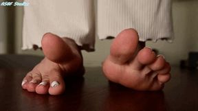 Shy latina juicy toes and soles! Toe wiggling tease part 2 - MP4